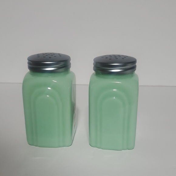 Jadeite Glass Salt and Pepper Shakers - Picture 2 of 4